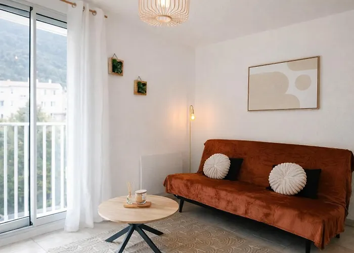 Cosy Proche Thermes Avec Parking Gratuit Apartment